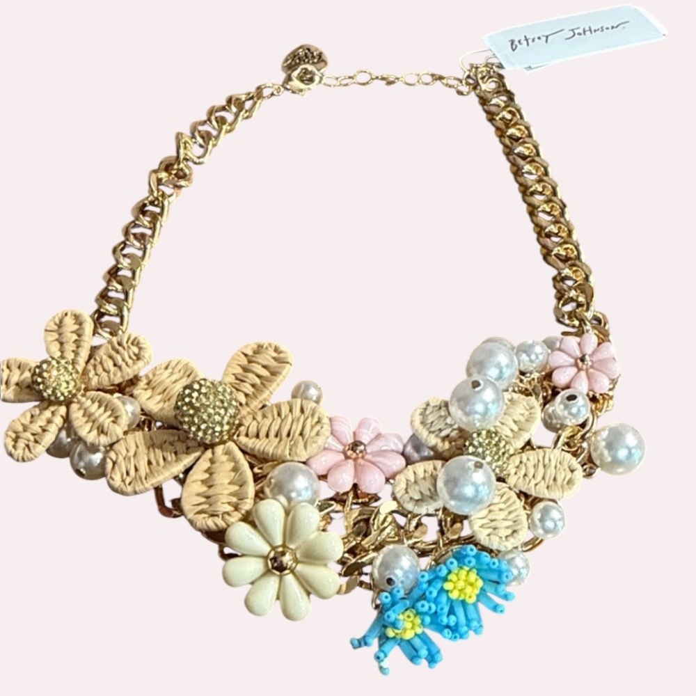 BETSEY JOHNSON Raffia & Pearls & Flowers Necklace Hippie Boho Natural NEW NWT